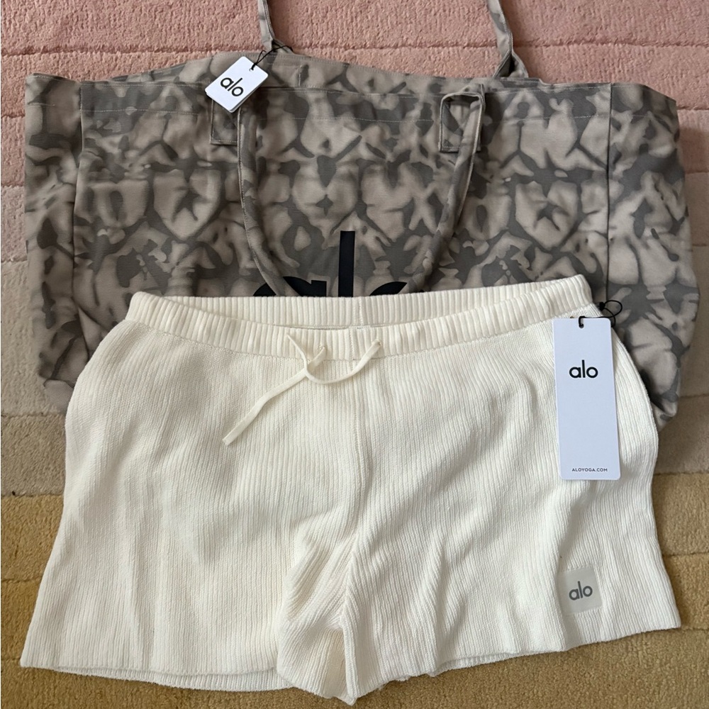 NWT Supernatural Sweater Short - Ivory size: L and Alo tote